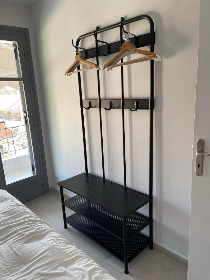 Axs First Floor Apartment Aegina Town Εξωτερικό φωτογραφία